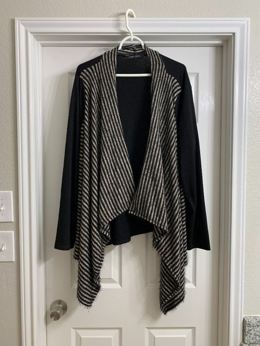 Casual Express Women's Black and Beige Shrug, Size XXL